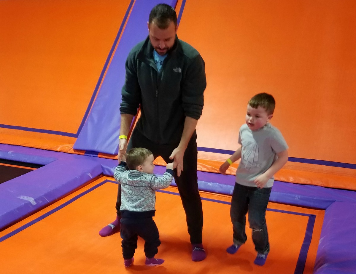 Mom Review Altitude Trampoline Park In Bloomington Chambanamoms Com