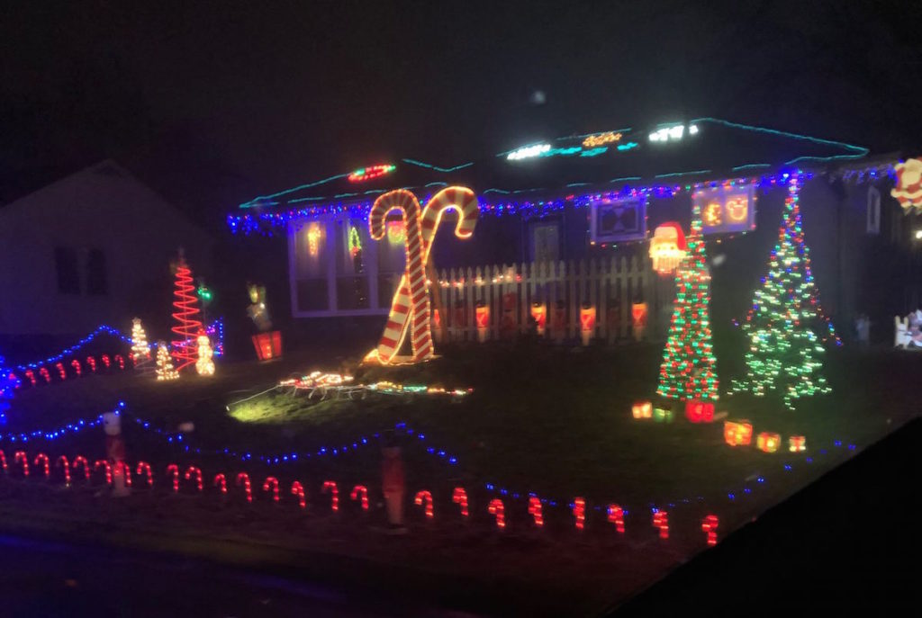 Amazing Christmas Lights Around Champaign-Urbana and Beyond | LaptrinhX ...
